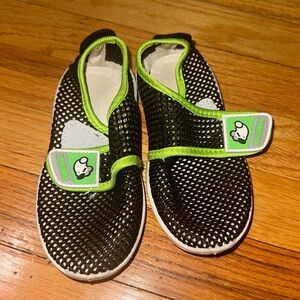 Water shoes (Amazon brand)